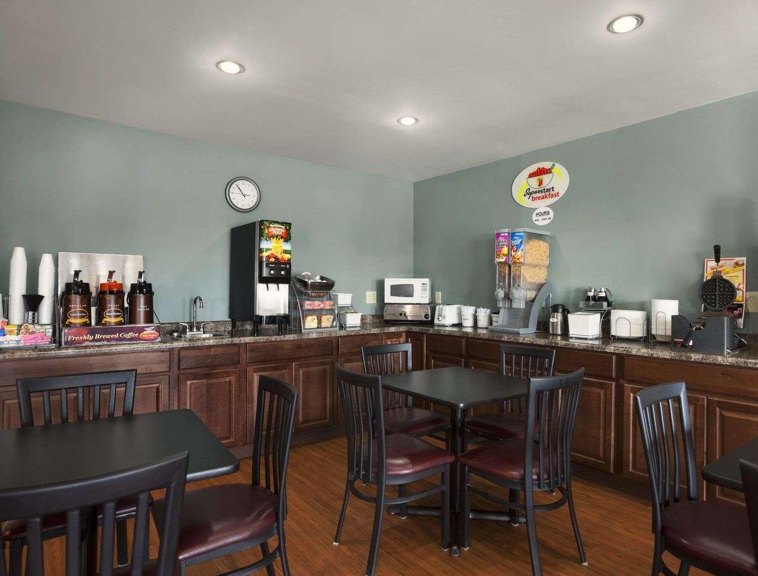 Motel Super 8 By Wyndham Council Bluffs Ia Omaha Ne Area Extérieur photo