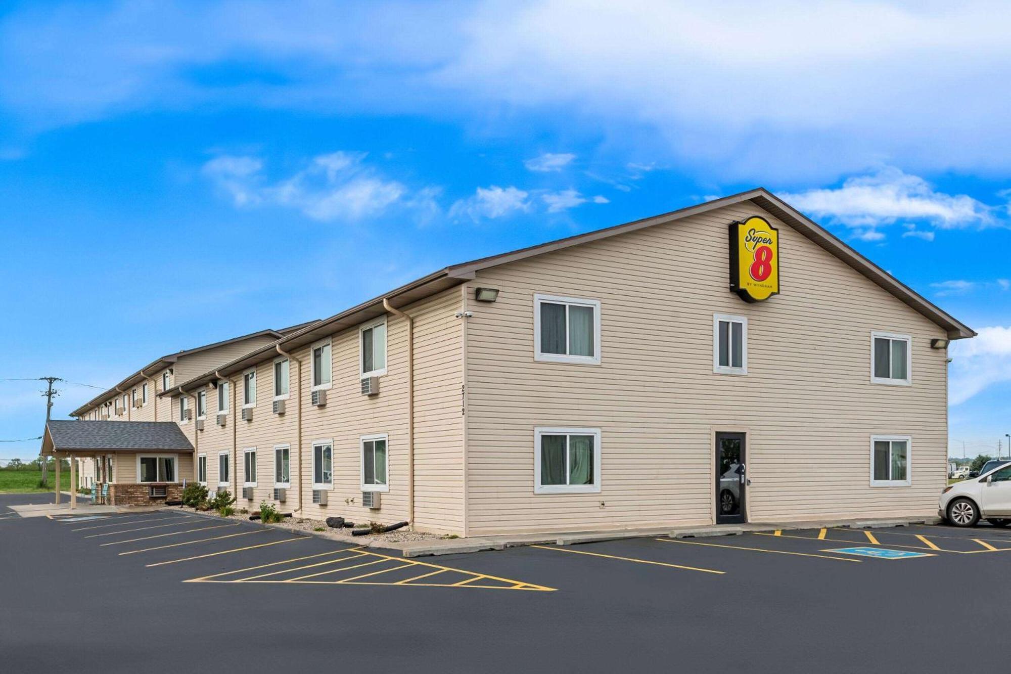 Motel Super 8 By Wyndham Council Bluffs Ia Omaha Ne Area Extérieur photo