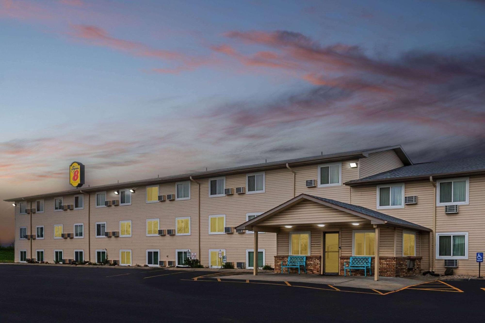 Motel Super 8 By Wyndham Council Bluffs Ia Omaha Ne Area Extérieur photo