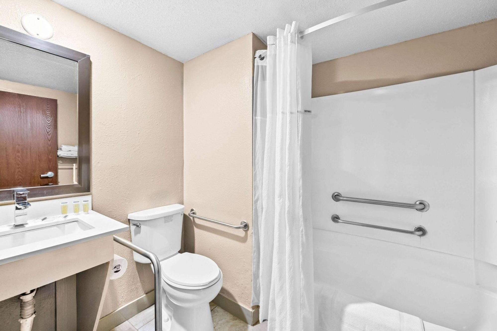 Motel Super 8 By Wyndham Council Bluffs Ia Omaha Ne Area Extérieur photo
